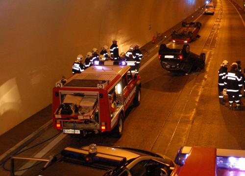 Schwerer VU auf der S6 im Ganzsteintunnel!